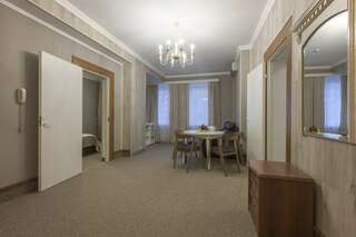 Санаторий Эдем Белокуриха Сюит трехкомнатный в двух уровнях-1